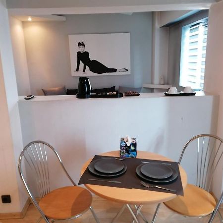 Ariana Apartment By EasyBukares Bagian luar foto